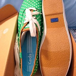 Keds, womens 11 new in box bright green polka dot,